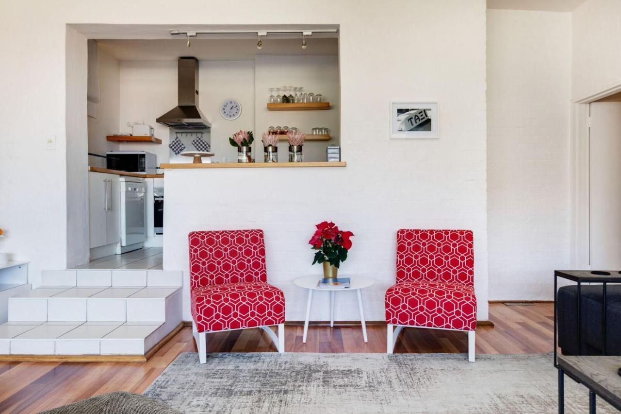 Incredible Corner Apartment Cape Town